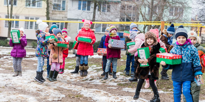 Children in Moldova receiving shoebox gifts