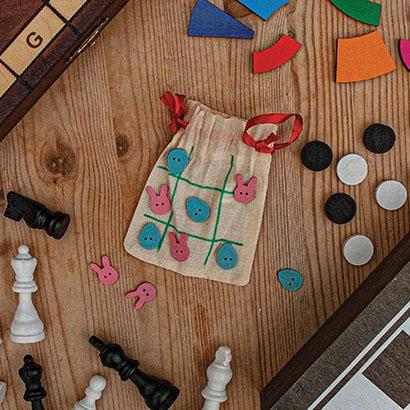 Noughts and crosses board