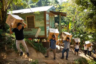 Bringing Good News and Great Joy to Roatán’s Hill Children