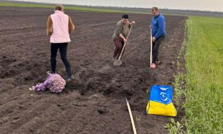 Seeds and tools provided by Samaritan’s Purse are helping war-weary Ukrainians work their land for harvests that will reduce their dependence on external aid.