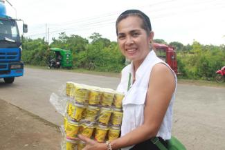 Volunteers from local churches are gathering supplies and food to help thousands of people in Jesus’ Name.
