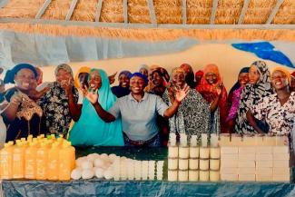 Among our many food, water, and health programmes in Diffa, Samaritan’s Purse also teaches women how to make scented candles and soaps to sell as a livelihood.